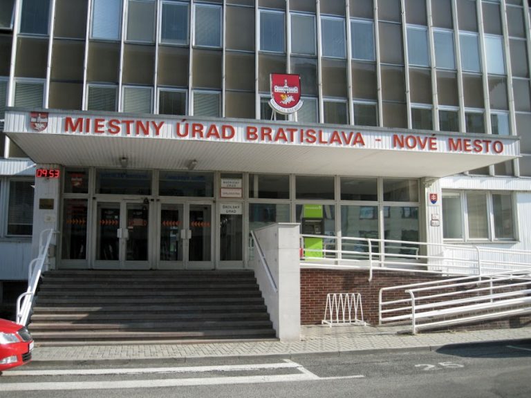 Как продлить статус временного убежища в Словакии